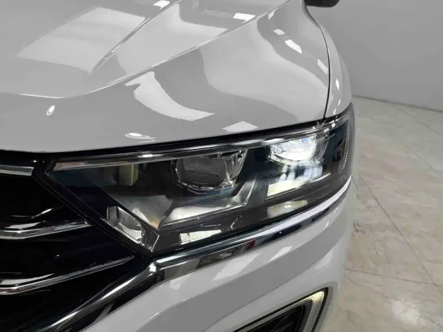 Volkswagen T-Roc — Фото автомобиля 24