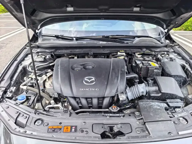 Mazda Axela — Фото автомобиля 21