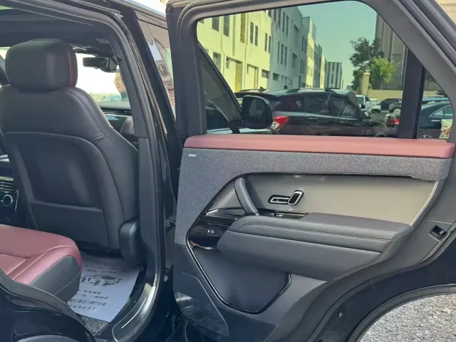 Land Rover Range Rover Sport — Фото автомобиля 9