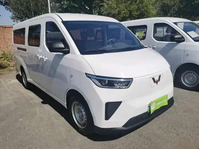 Wuling Motors Wuling Yangguang 2024 300KM Comfort Bus Version 75kW — Фото автомобиля 3
