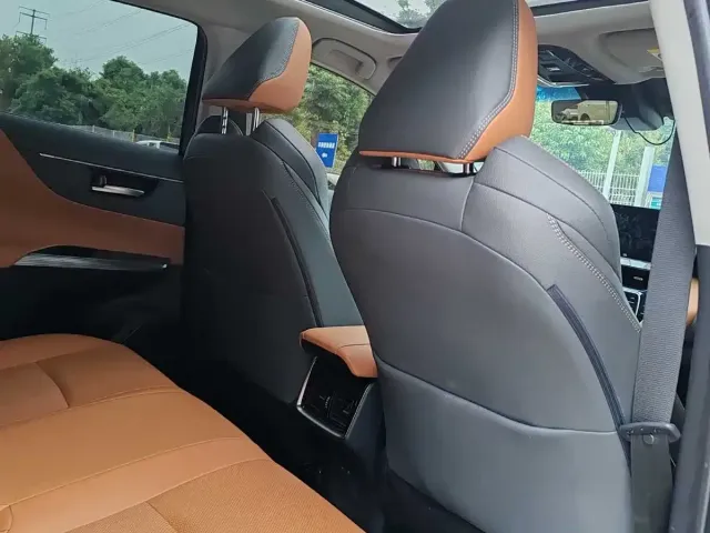 Toyota Venza — Фото автомобиля 10