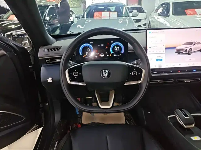 Changan Eado — Фото автомобиля 10