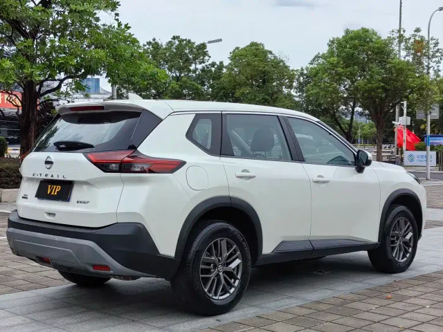 Nissan X-Trail — Фото автомобиля 5