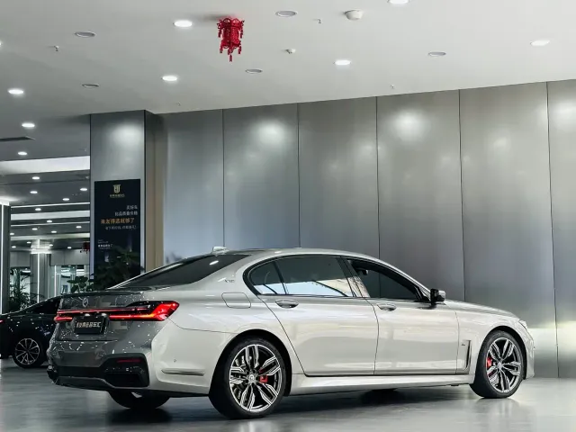 BMW 7 Series — Фото автомобиля 7