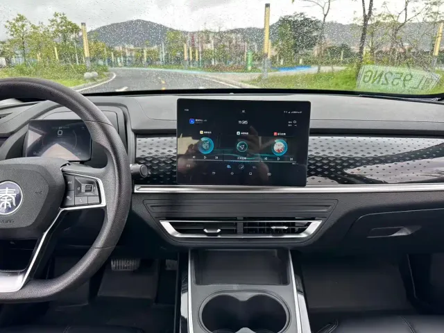 BYD Qin PLUS — Фото автомобиля 14