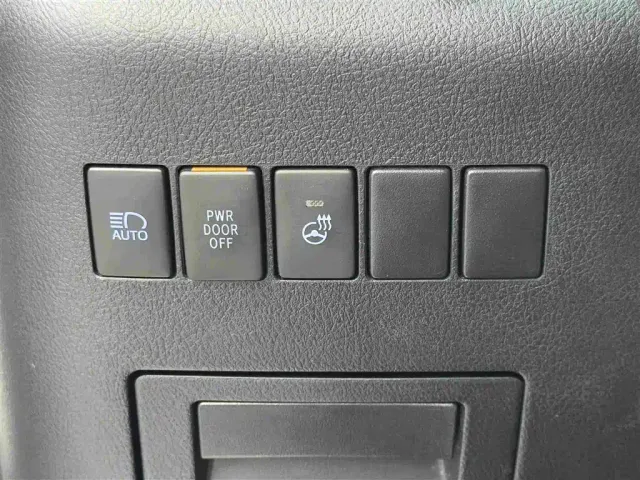Toyota Alphard — Фото автомобиля 17