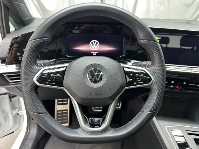 Volkswagen Golf — Фото автомобиля 7