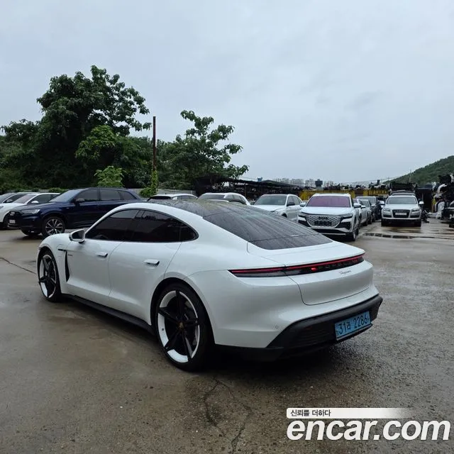 Porsche Taycan Taycan Khan — Фото автомобиля 4