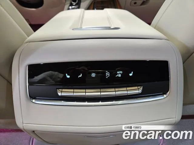 Cadillac Escalade — Фото автомобиля 15