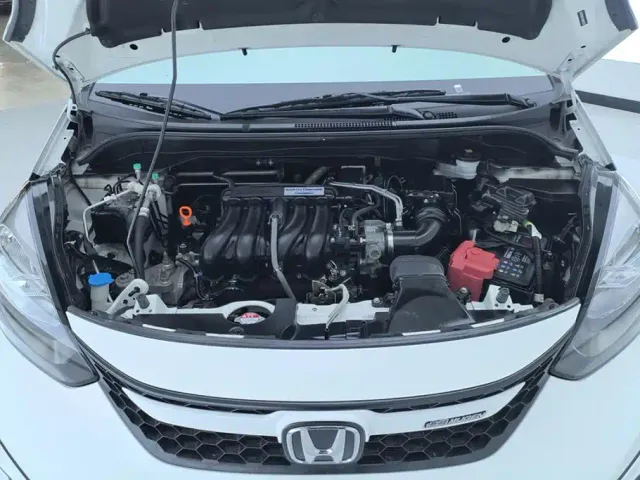 Honda Fit — Фото автомобиля 10