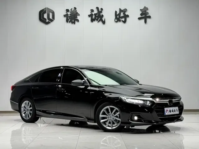 Honda Accord — Фото автомобиля 3