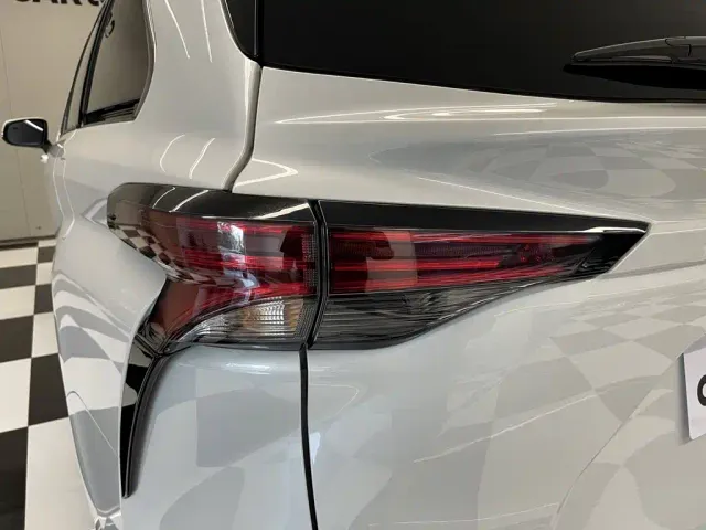 Toyota Granvia — Фото автомобиля 10