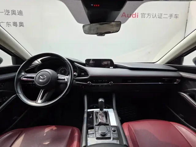 Mazda Axela — Фото автомобиля 16