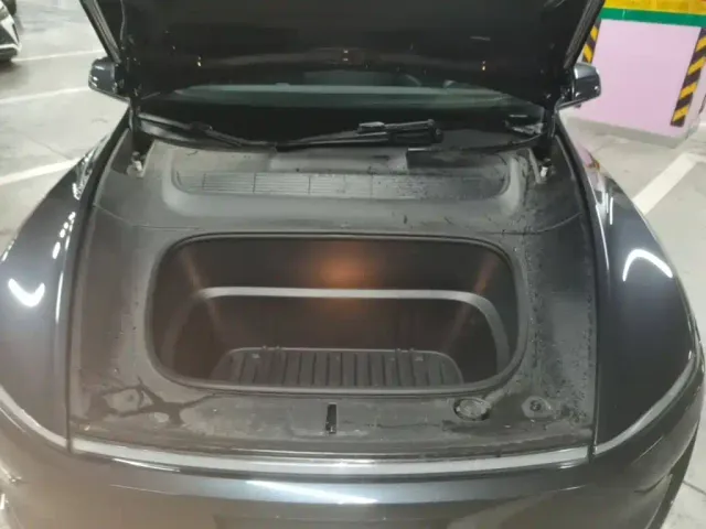 Tesla Model Y — Фото автомобиля 19