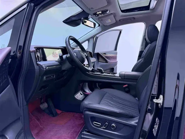 GAC Trumpchi M8 — Фото автомобиля 14