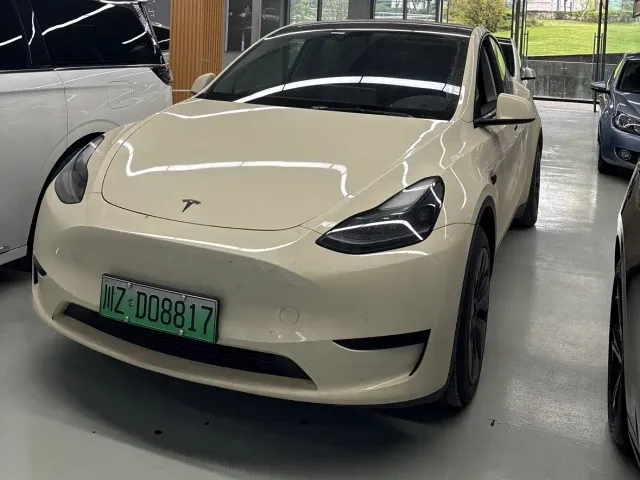 Фотография автомобиля — Tesla Model Y