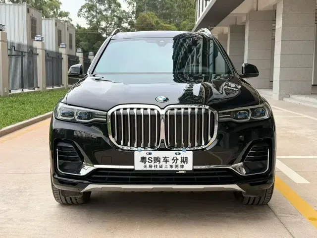 BMW X7 — Фото автомобиля 2