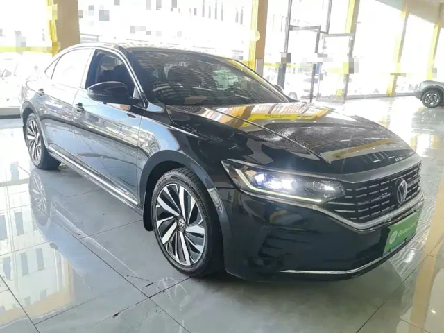 Volkswagen Passat — Фото автомобиля 3
