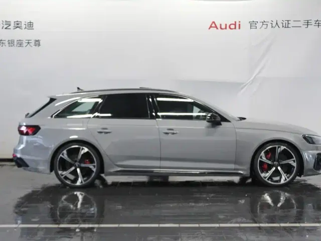 Audi RS 4 — Фото автомобиля 4