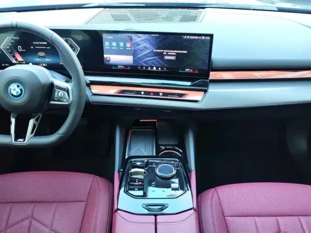 BMW i5 — Фото автомобиля 13