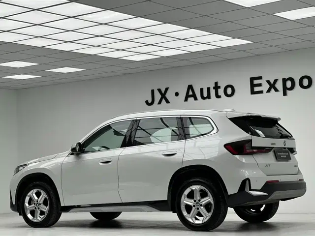 BMW X1 — Фото автомобиля 12