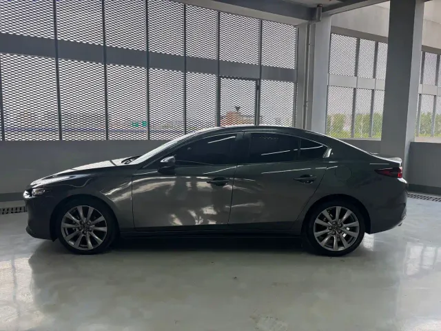 Mazda Axela — Фото автомобиля 13