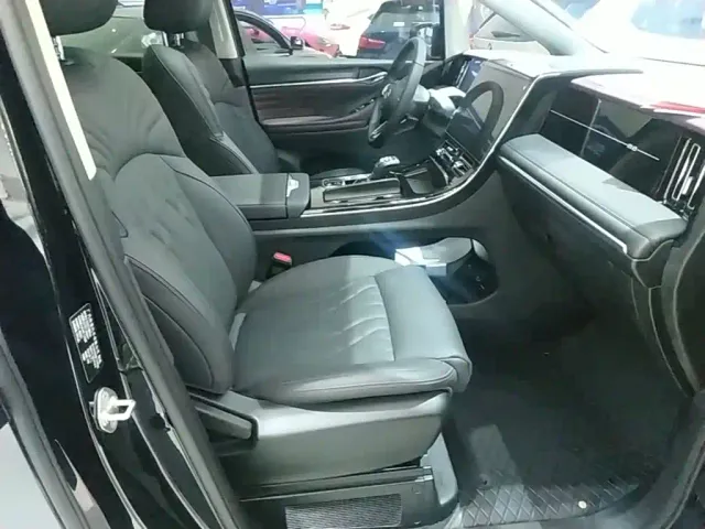 GAC Trumpchi M8 — Фото автомобиля 24