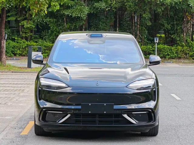 Aito M6 — Фото автомобиля 2