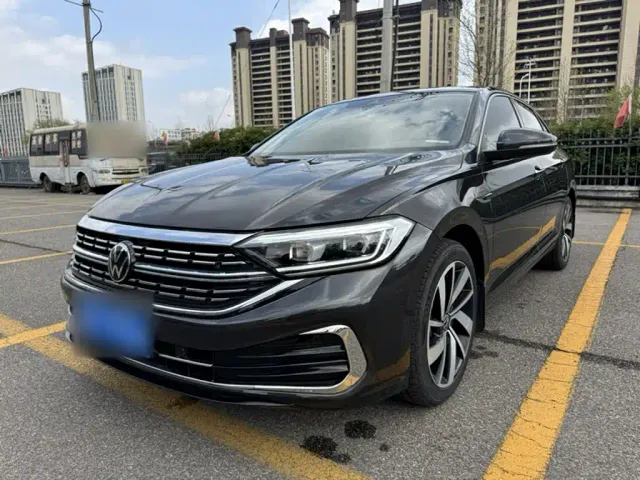 Фотография автомобиля — Volkswagen Sagitar