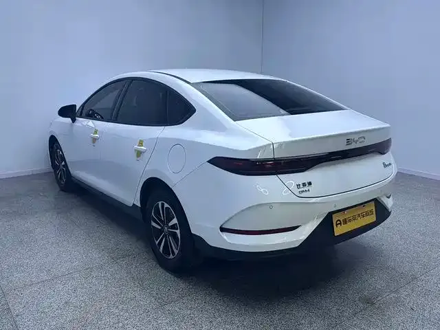 BYD Qin PLUS 2026 Model DM-i 210KM Progressive Edition — Фото автомобиля 8