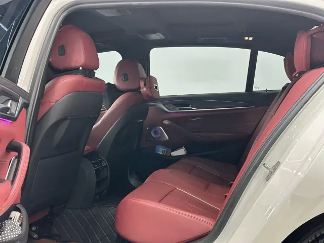 BMW 5 Series — Фото автомобиля 6