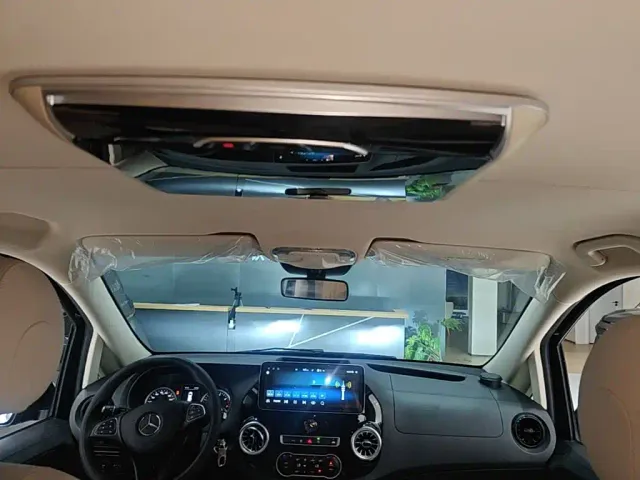 Mercedes-Benz Vito 2021 2.0T Elite 7-Seater — Фото автомобиля 13
