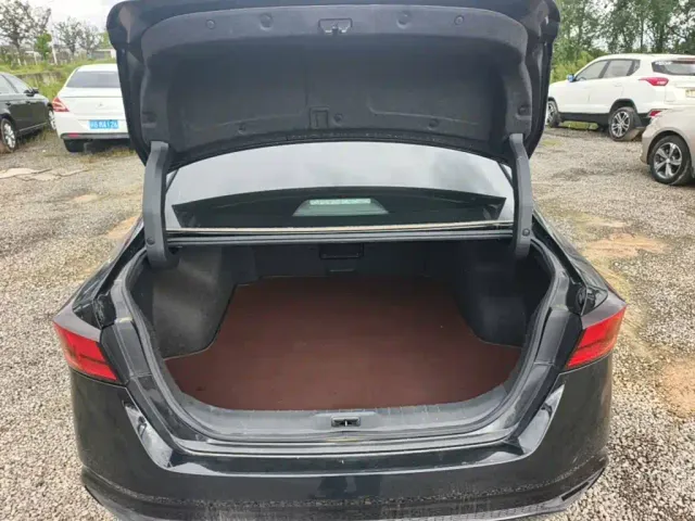 Nissan Teana — Фото автомобиля 18