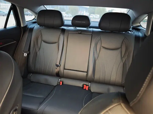 Volkswagen Passat — Фото автомобиля 24