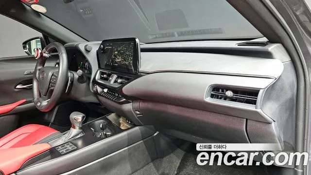 Lexus UX — Фото автомобиля 30