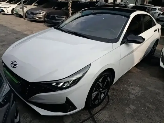 Фотография автомобиля — Hyundai Elantra