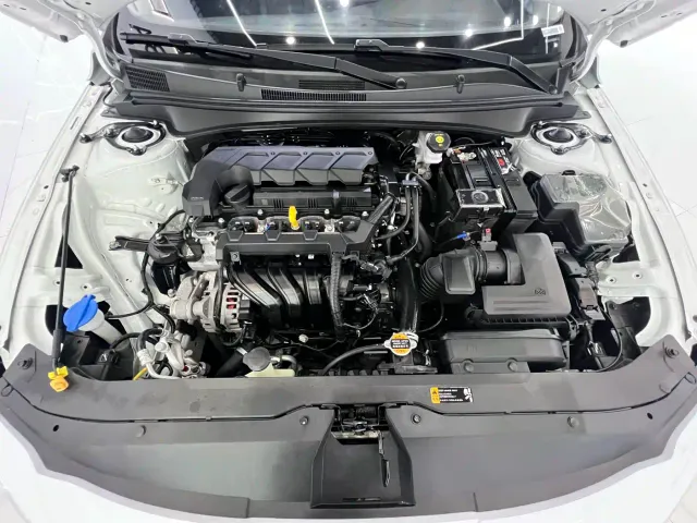 Hyundai Elantra — Фото автомобиля 20