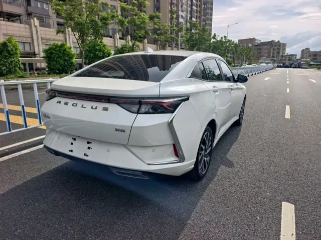 Dongfeng Yixuan — Фото автомобиля 7