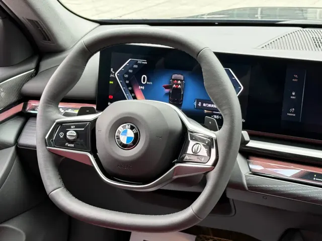 BMW 5 Series — Фото автомобиля 25