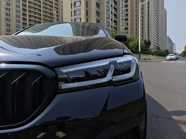 BMW 5 Series — Фото автомобиля 5