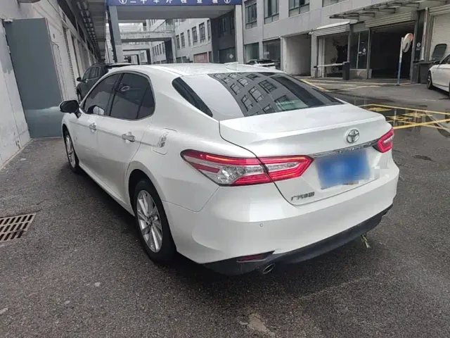 Toyota Camry — Фото автомобиля 4