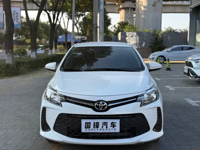 Toyota Vios FS — Фото автомобиля 2