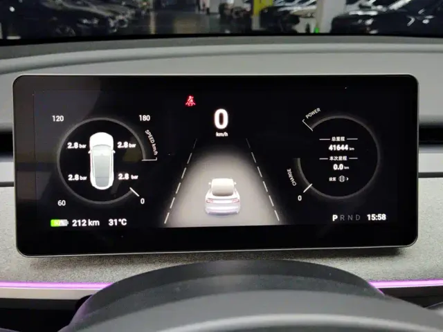 Tesla Model Y — Фото автомобиля 14