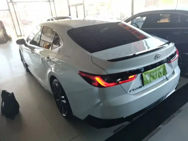 Toyota Camry — Фото автомобиля 4