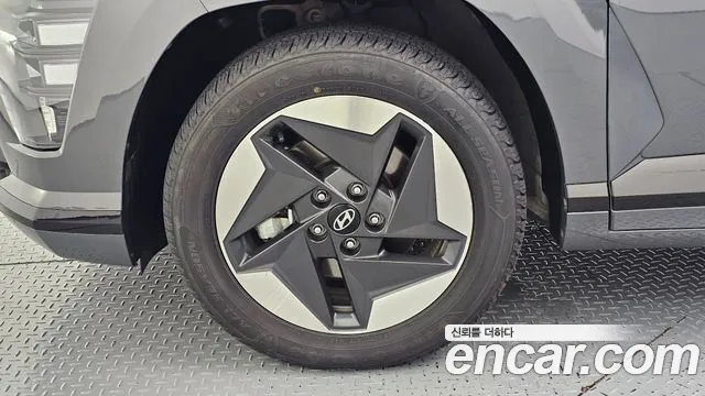 Hyundai Kona — Фото автомобиля 5