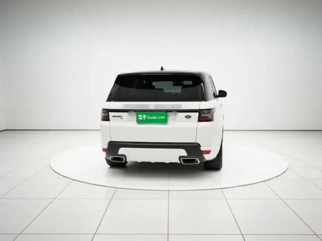 Land Rover Range Rover Sport 2022 3.0 L6 Gloss Black Edition — Фото автомобиля 5