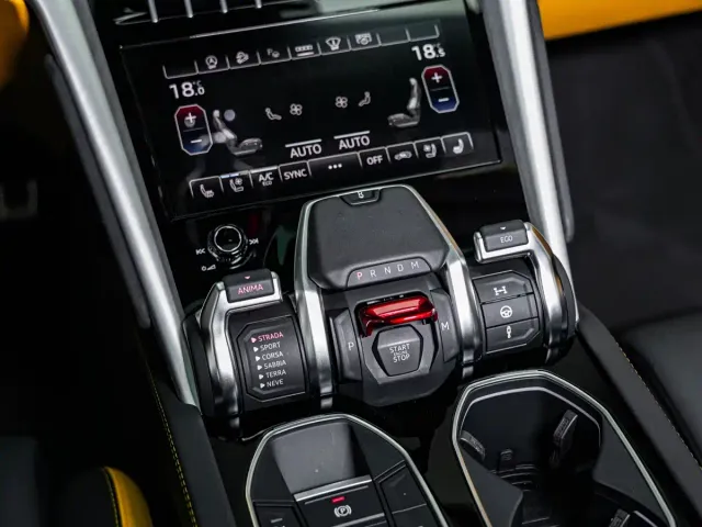 Lamborghini Urus — Фото автомобиля 22