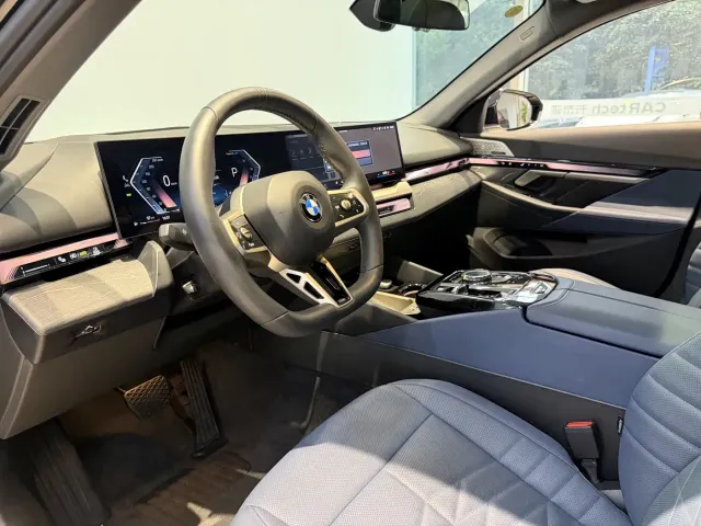 BMW 5 Series — Фото автомобиля 6