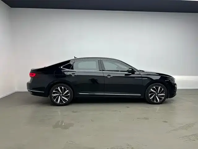 Volkswagen Passat — Фото автомобиля 5