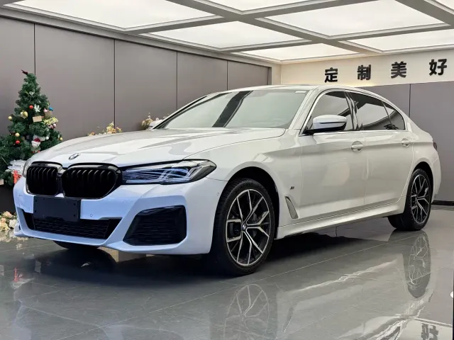 Фотография автомобиля — BMW 5 Series